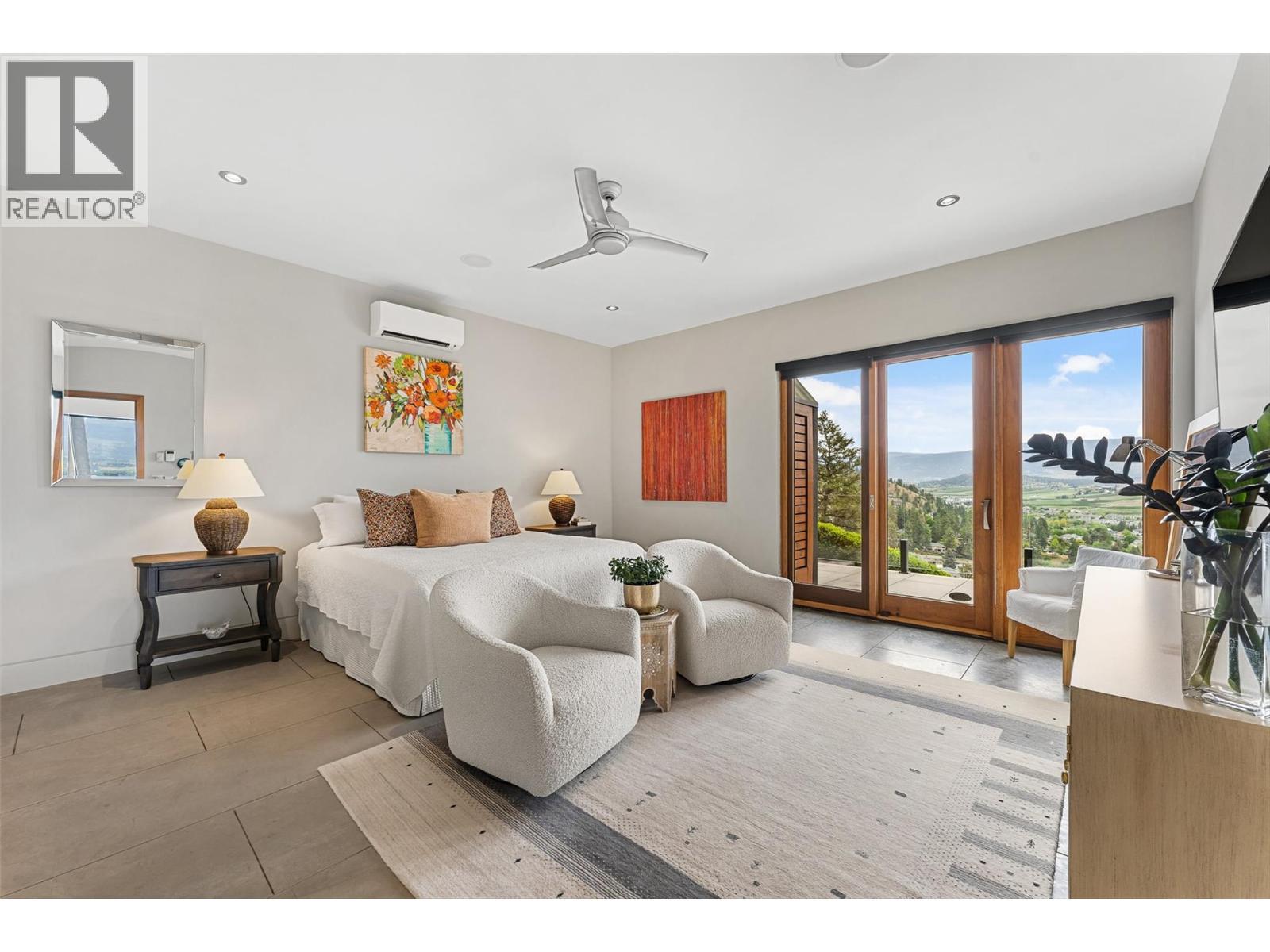 733 Forestridge Lane, Kelowna, BC - Indoor Photo Showing Bedroom