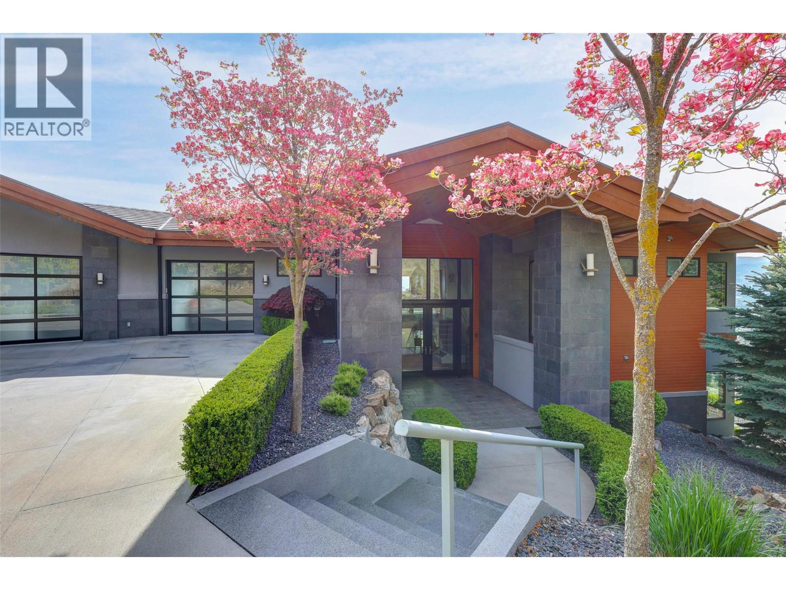 733 Forestridge Lane, Kelowna, BC - Outdoor