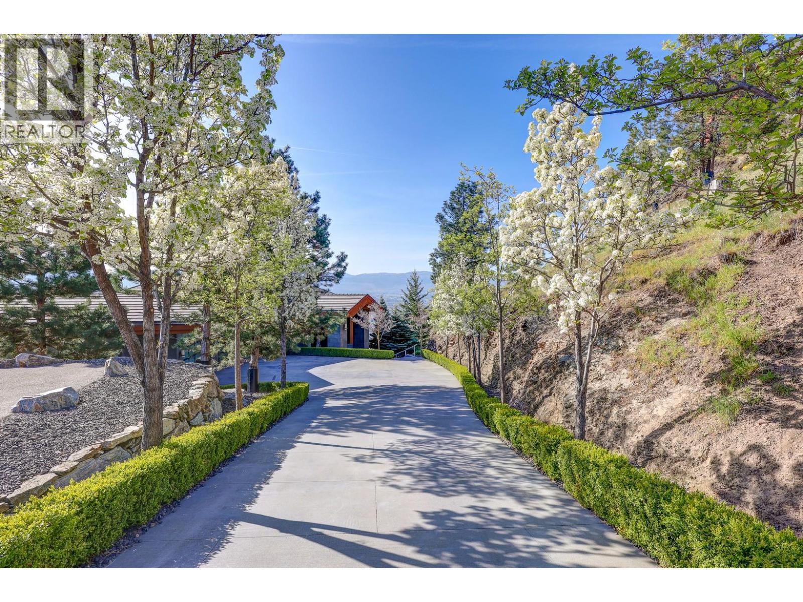 733 Forestridge Lane, Kelowna, BC - Outdoor