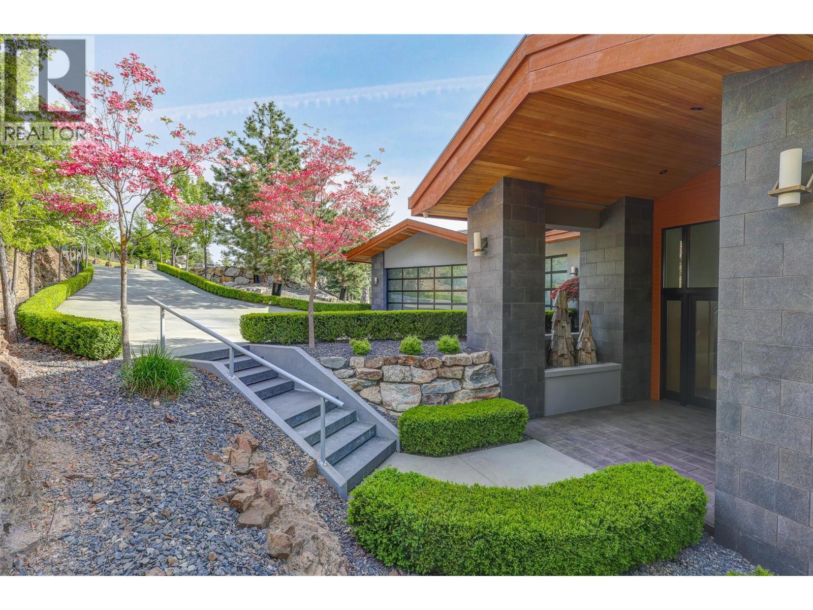 733 Forestridge Lane, Kelowna, BC - Outdoor