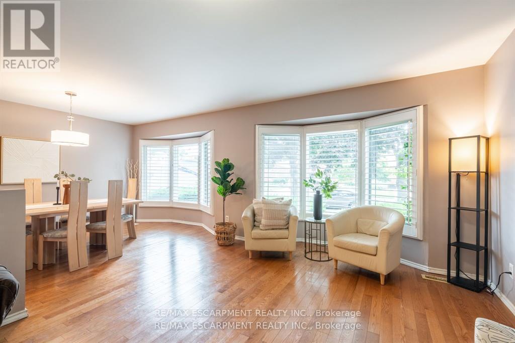 16 Flamingo Drive, Hamilton, ON - Indoor