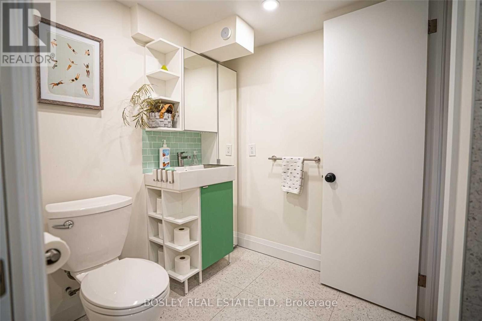 Lower - 7 Colfax Street, Toronto, ON - Indoor Photo Showing Bathroom