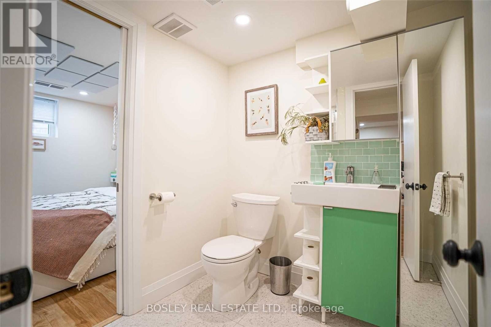 Lower - 7 Colfax Street, Toronto, ON - Indoor Photo Showing Bathroom