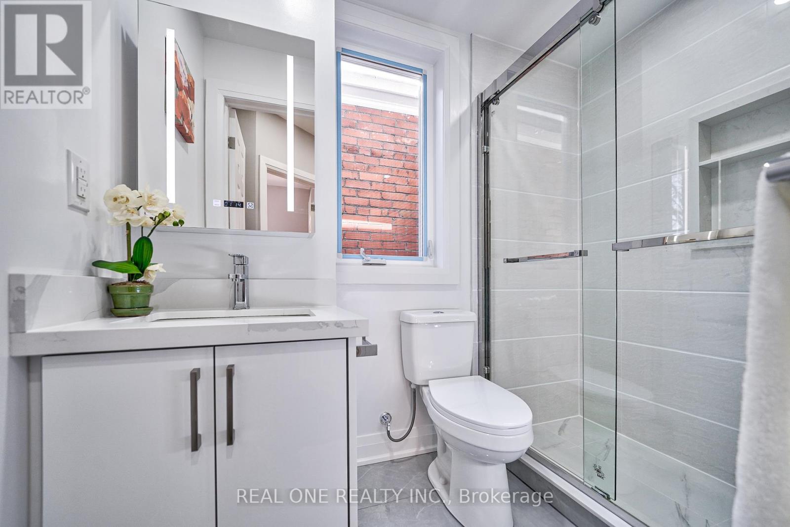 157 Glenholme Avenue, Toronto, ON - Indoor Photo Showing Bathroom