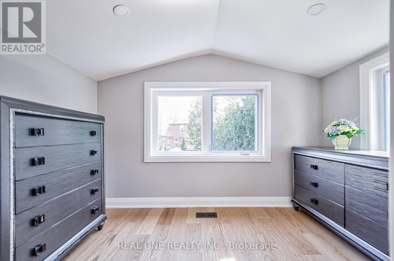 157 Glenholme Avenue, Toronto, ON - Indoor