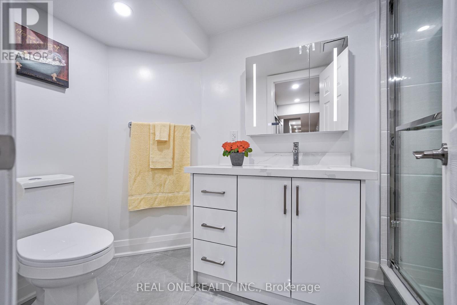 157 Glenholme Avenue, Toronto, ON - Indoor Photo Showing Bathroom