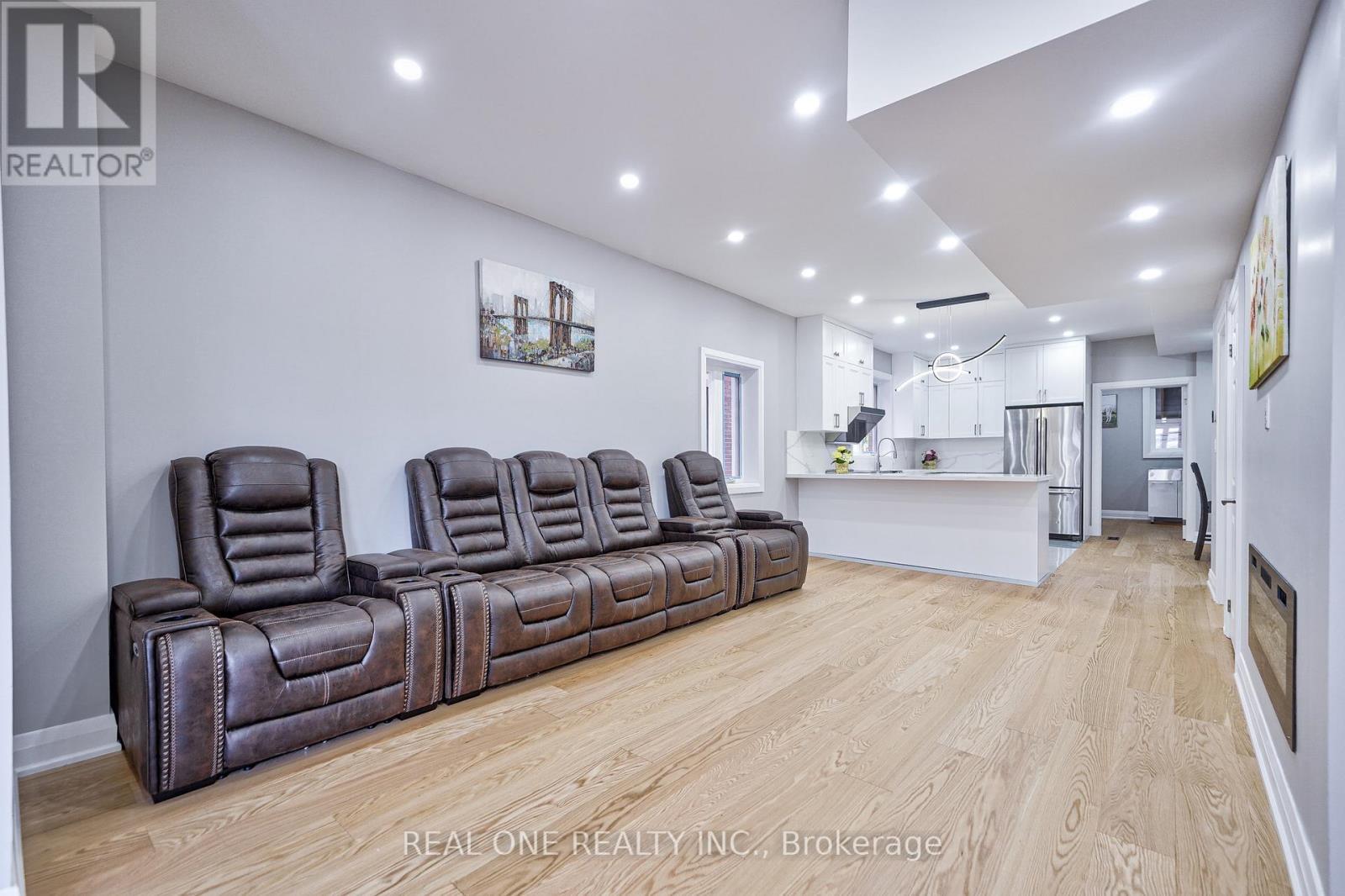 157 Glenholme Avenue, Toronto, ON - Indoor Photo Showing Other Room