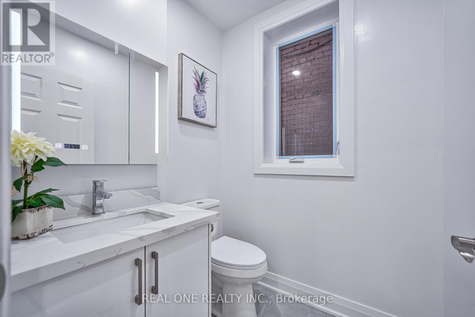 157 Glenholme Avenue, Toronto, ON - Indoor Photo Showing Bathroom
