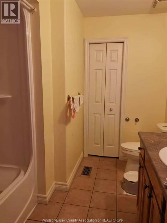 4662 Lavender Avenue, Windsor, ON - Indoor Photo Showing Bathroom