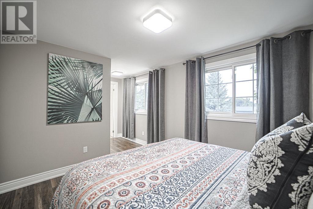 160 Allan Drive, Caledon, ON - Indoor Photo Showing Bedroom