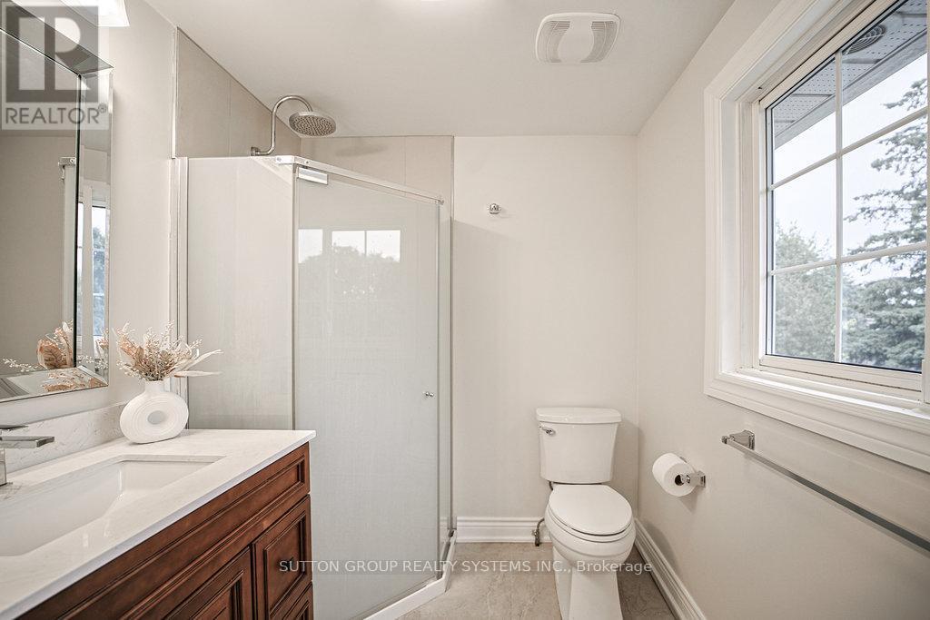 160 Allan Drive, Caledon, ON - Indoor Photo Showing Bathroom