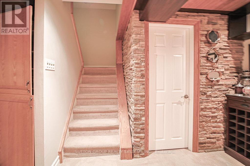 160 Allan Drive, Caledon, ON - Indoor Photo Showing Other Room