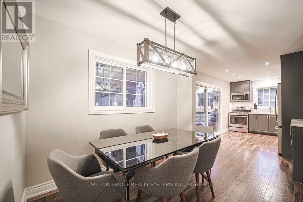 160 Allan Drive, Caledon, ON - Indoor Photo Showing Dining Room
