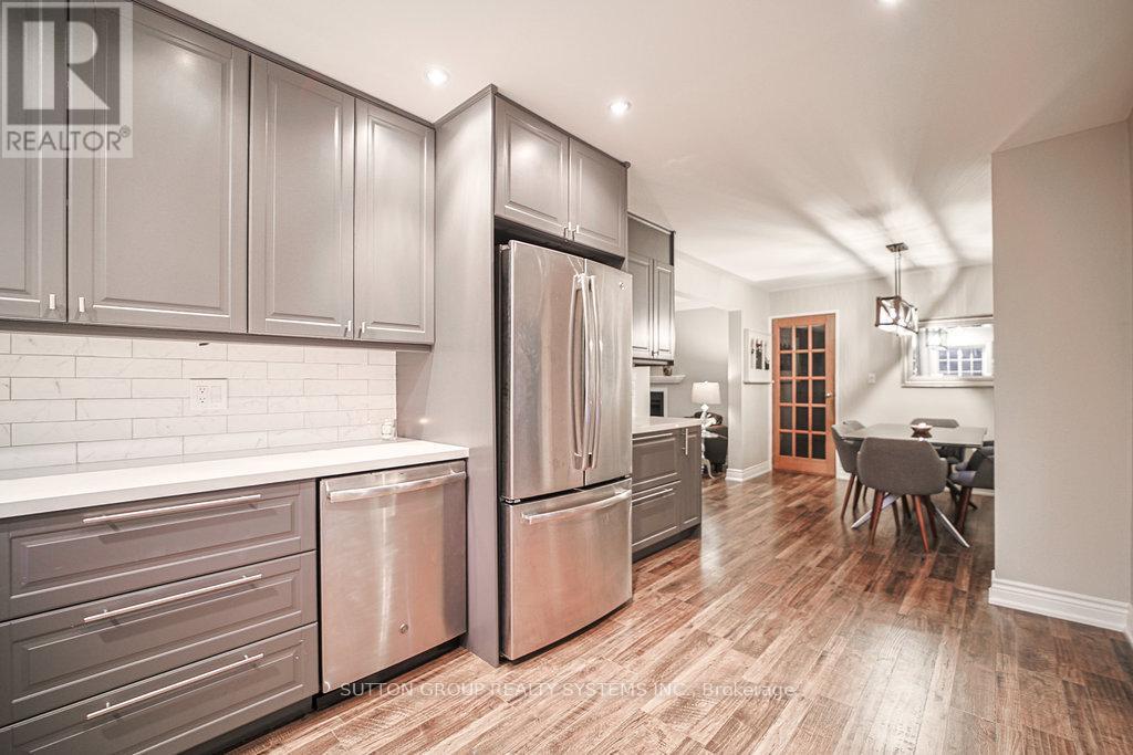 160 Allan Drive, Caledon, ON - Indoor Photo Showing Kitchen