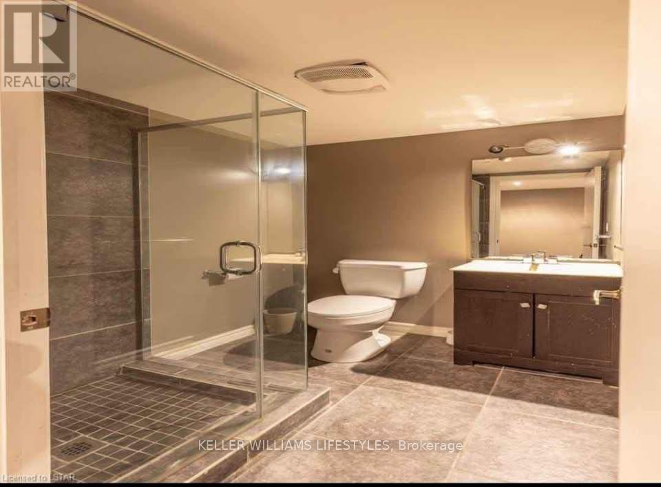 74 - 1775 Culver Drive, London East (East H), ON - Indoor Photo Showing Bathroom