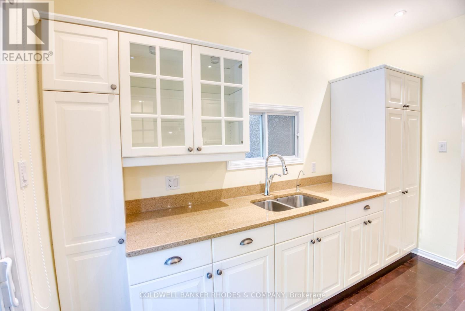 129 Elm Street, Ottawa, ON - Indoor