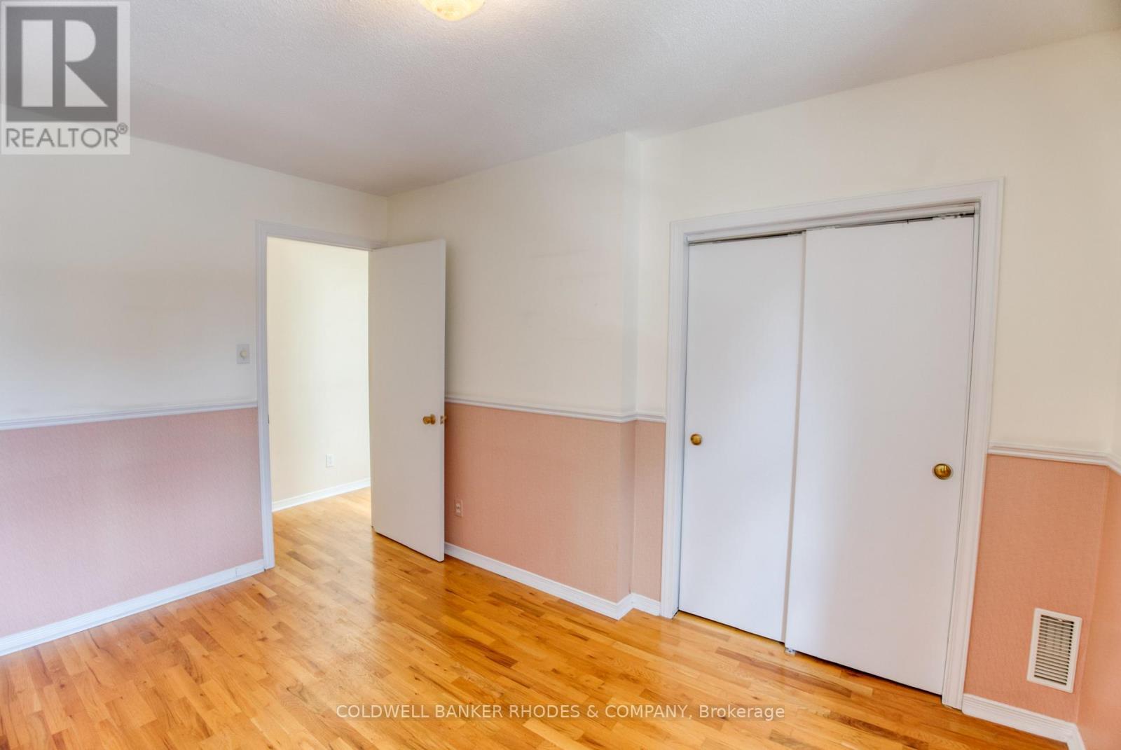 129 Elm Street, Ottawa, ON - Indoor Photo Showing Other Room