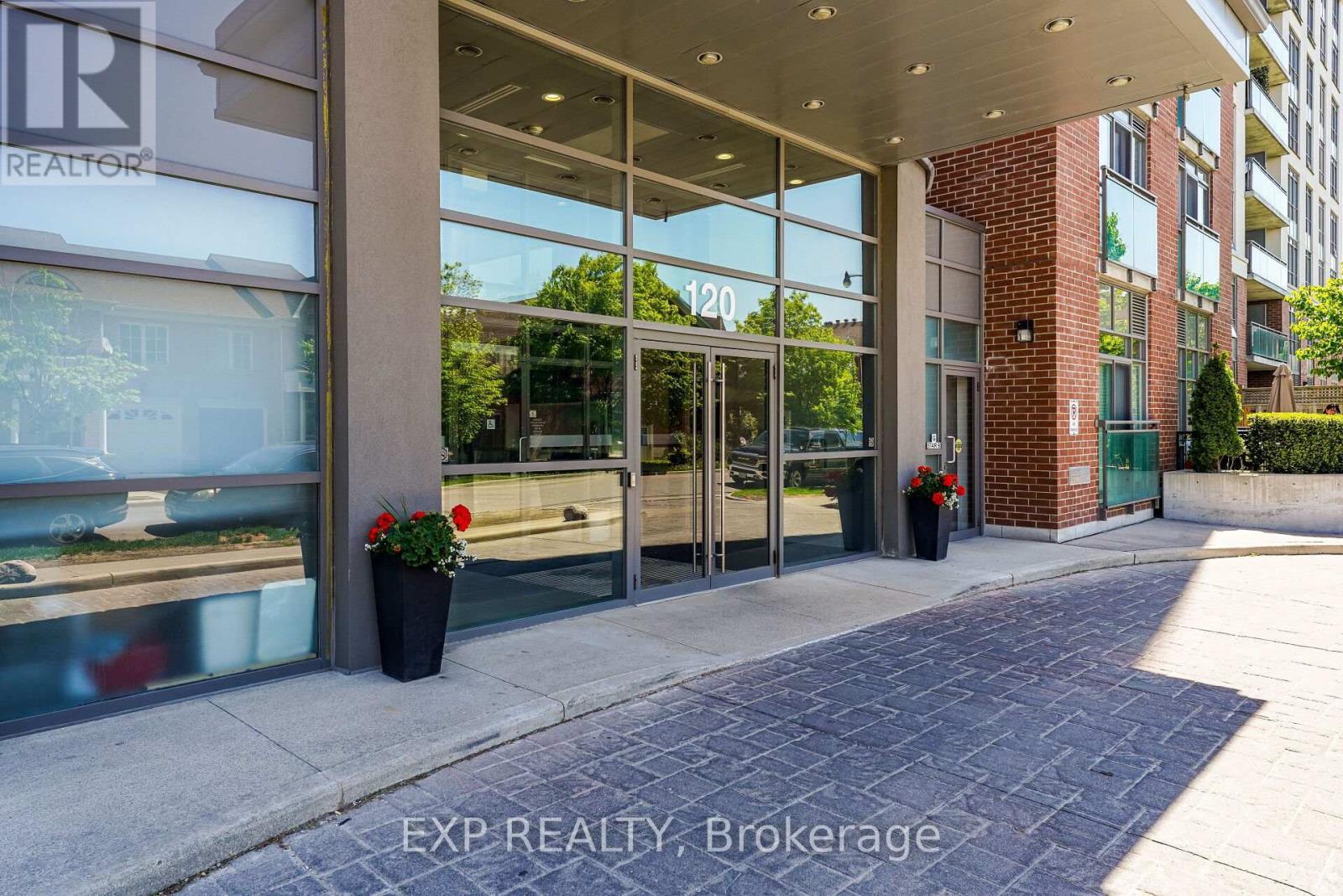 723 - 120 Dallimore Circle, Toronto, ON - Outdoor With Balcony With Exterior