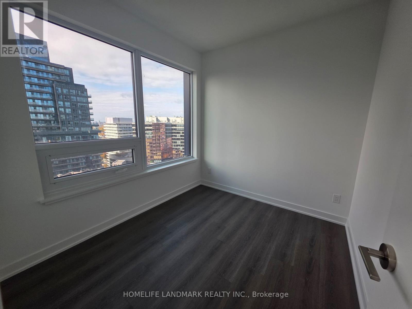 3916 - 8 Wellesley Street W, Toronto, ON - Indoor Photo Showing Other Room