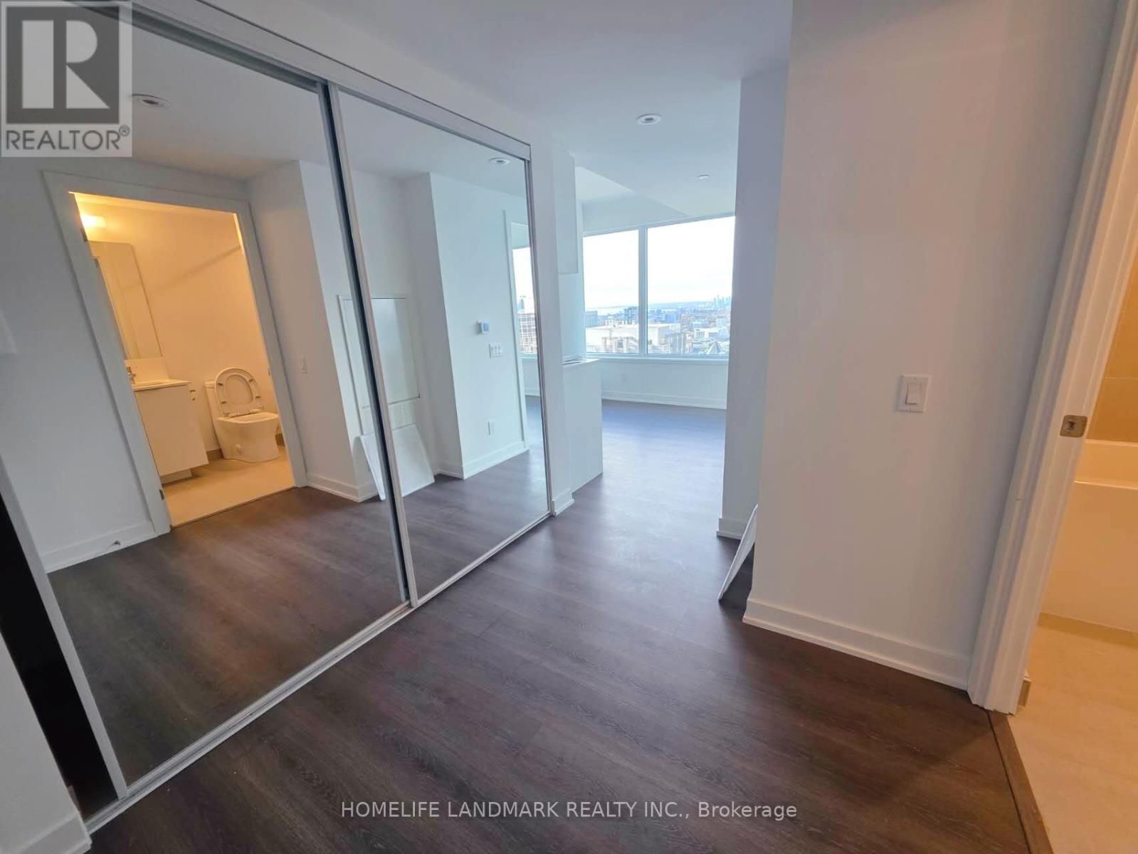 3916 - 8 Wellesley Street W, Toronto, ON - Indoor Photo Showing Other Room