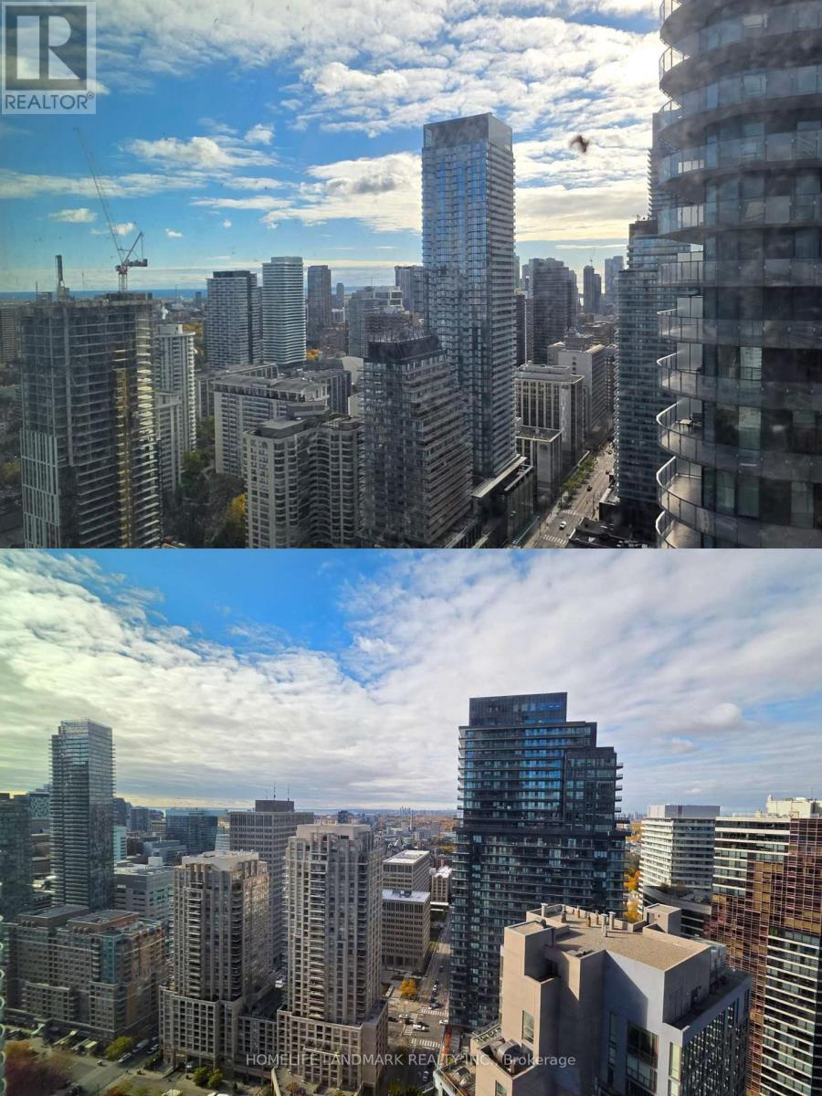 3916 - 8 Wellesley Street W, Toronto, ON - Outdoor With View