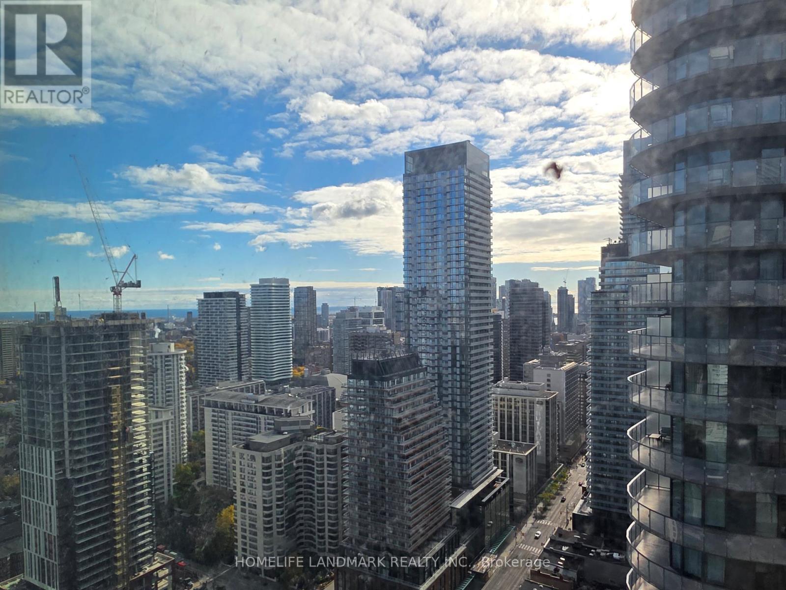 3916 - 8 Wellesley Street W, Toronto, ON - Outdoor With View