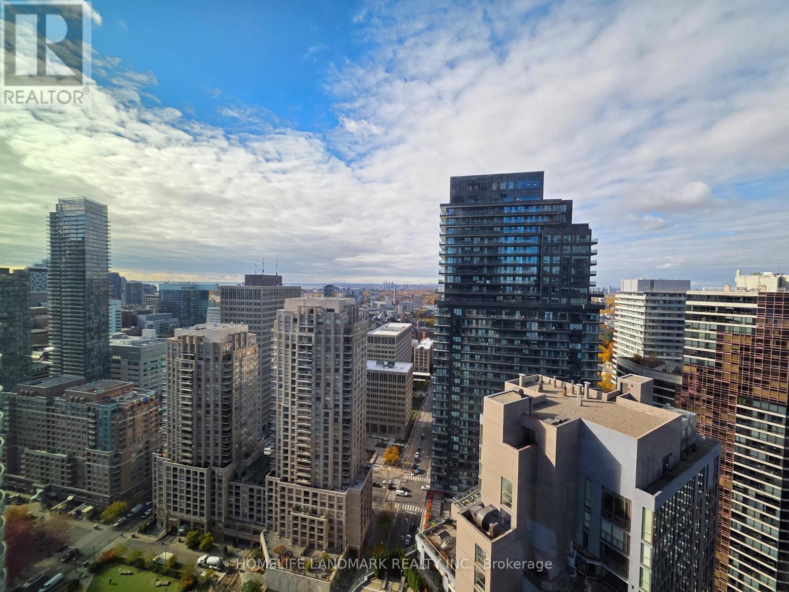 3916 - 8 Wellesley Street W, Toronto, ON - Outdoor With View