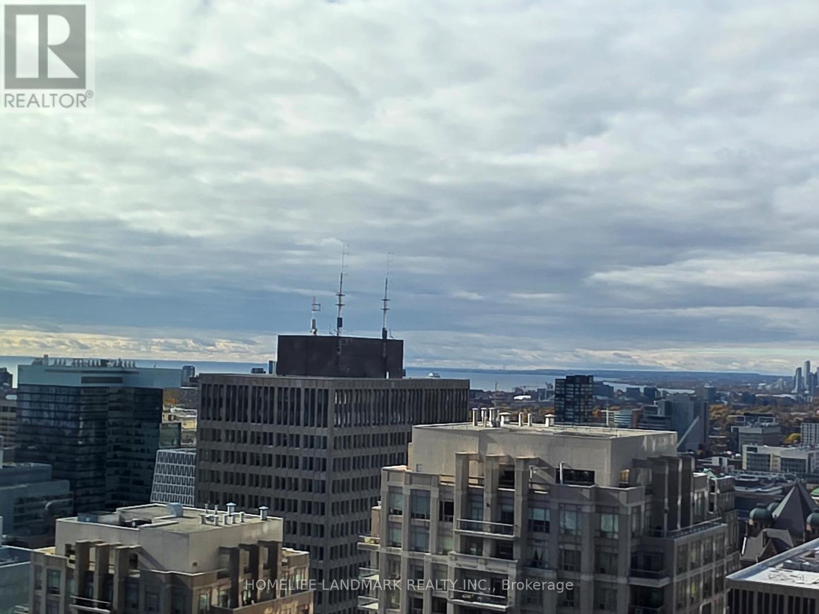 3916 - 8 Wellesley Street W, Toronto, ON - Outdoor With View