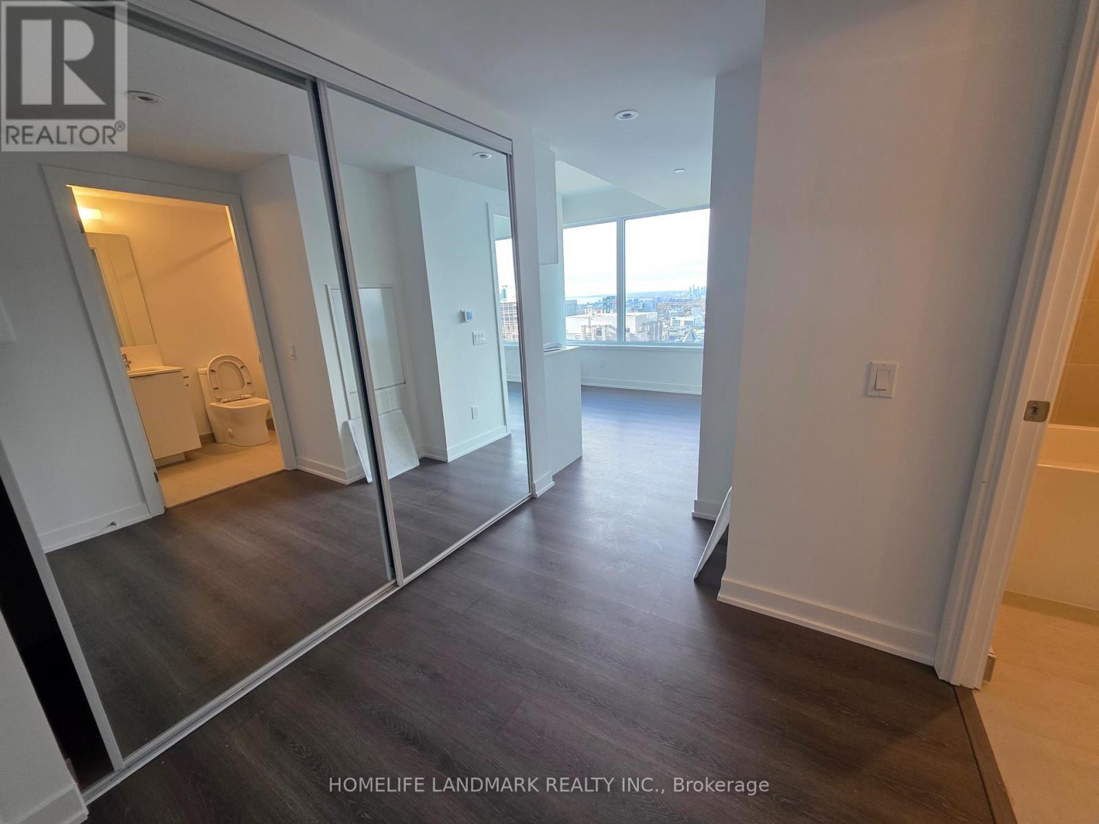 3916 - 8 Wellesley Street W, Toronto, ON - Indoor Photo Showing Other Room