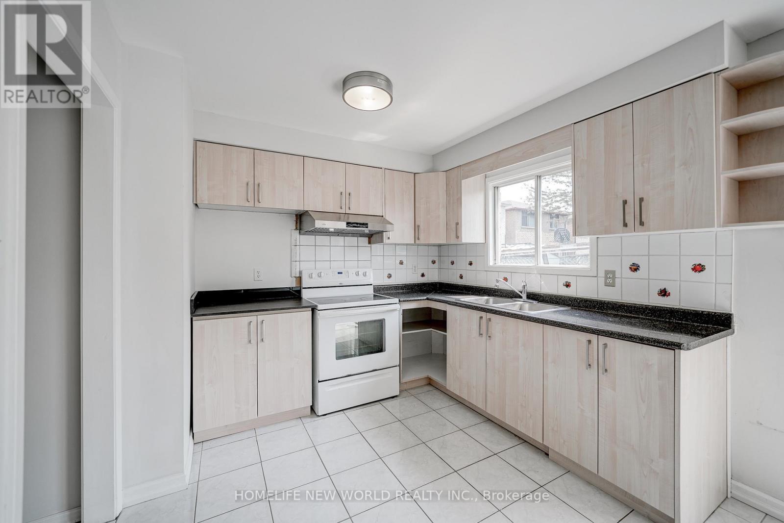 1St & 2Nd - 31 Spangler Road, Markham, ON - Indoor Photo Showing Kitchen