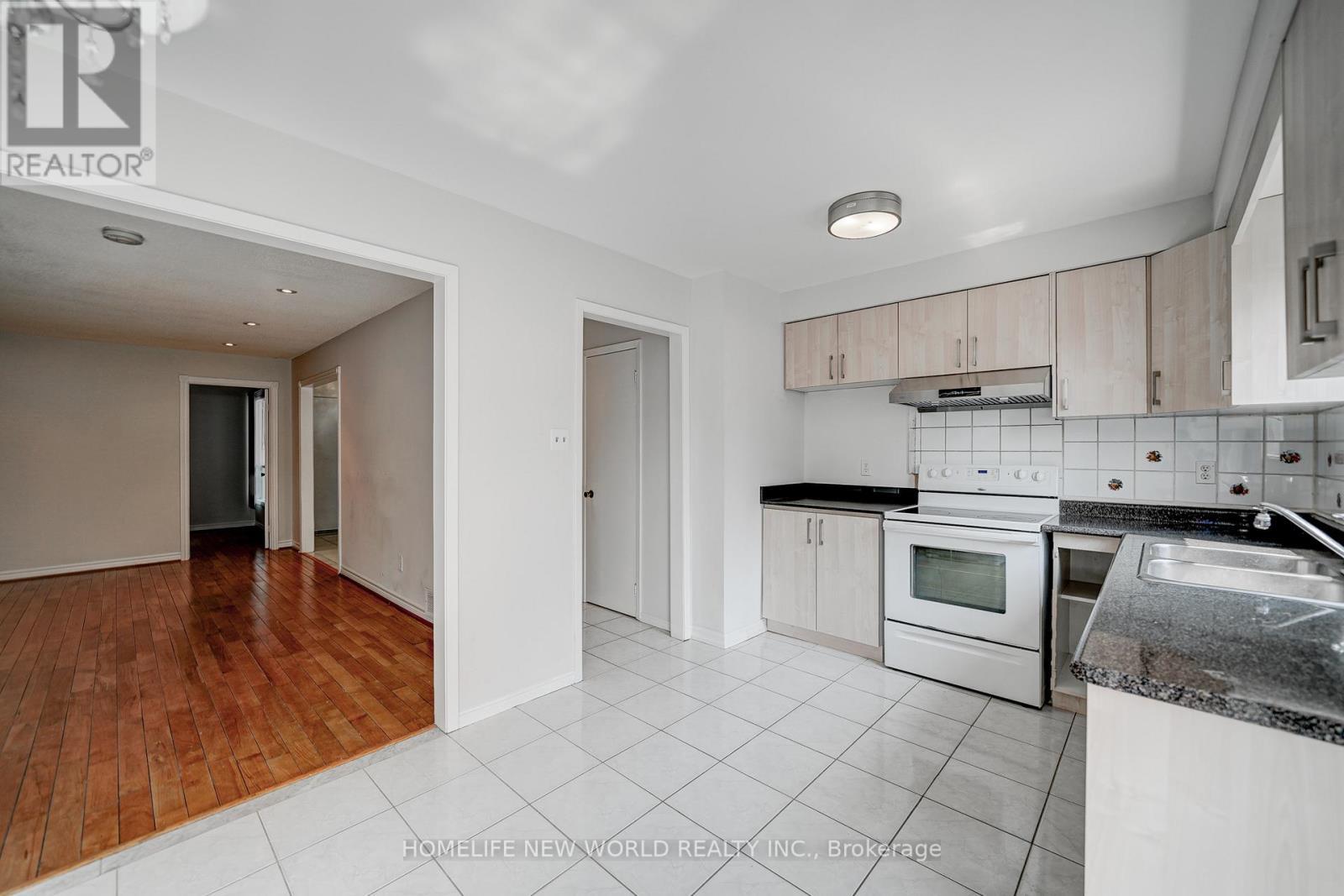 1St & 2Nd - 31 Spangler Road, Markham, ON - Indoor Photo Showing Kitchen With Double Sink
