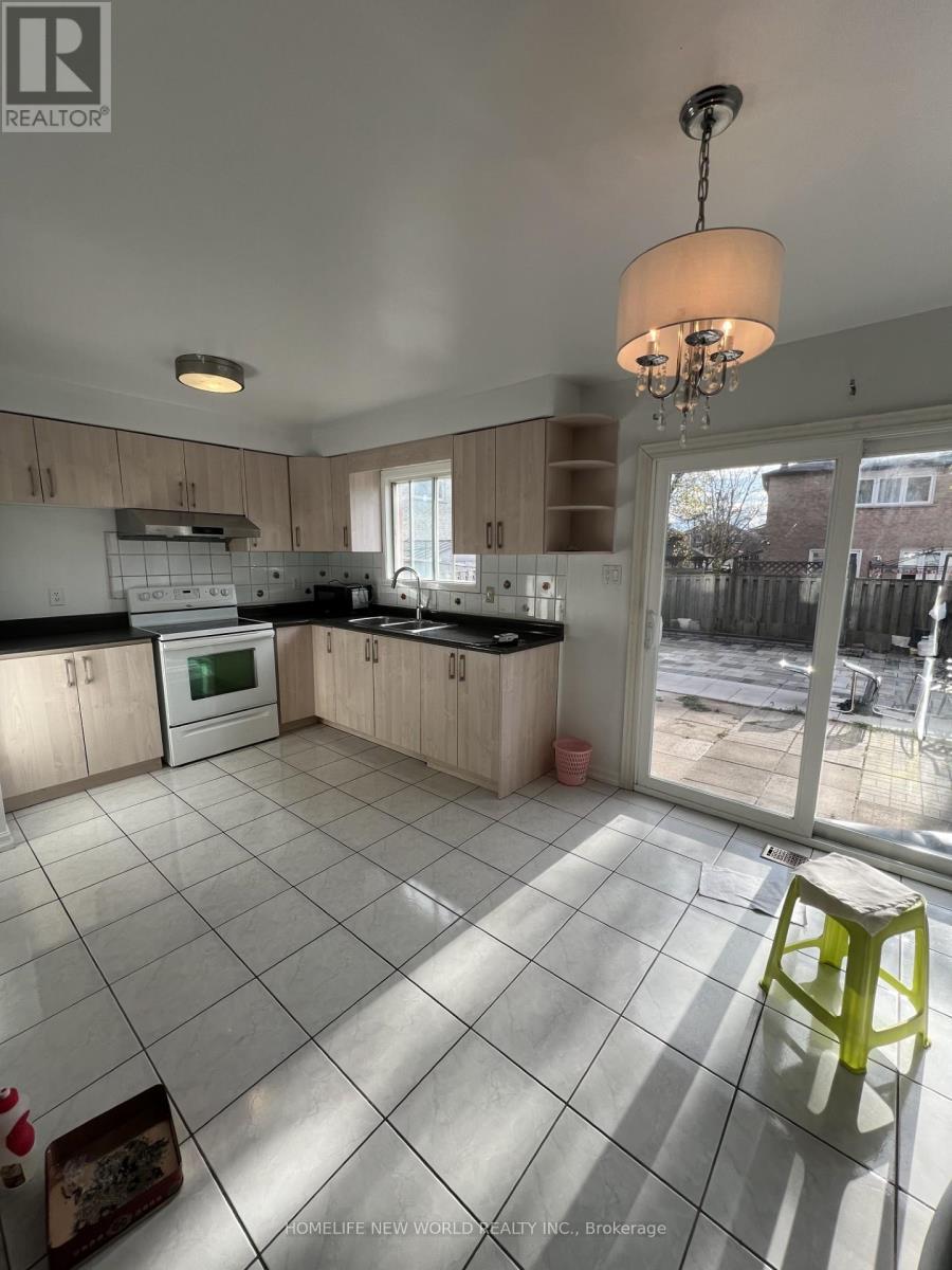 1St & 2Nd - 31 Spangler Road, Markham, ON - Indoor Photo Showing Kitchen