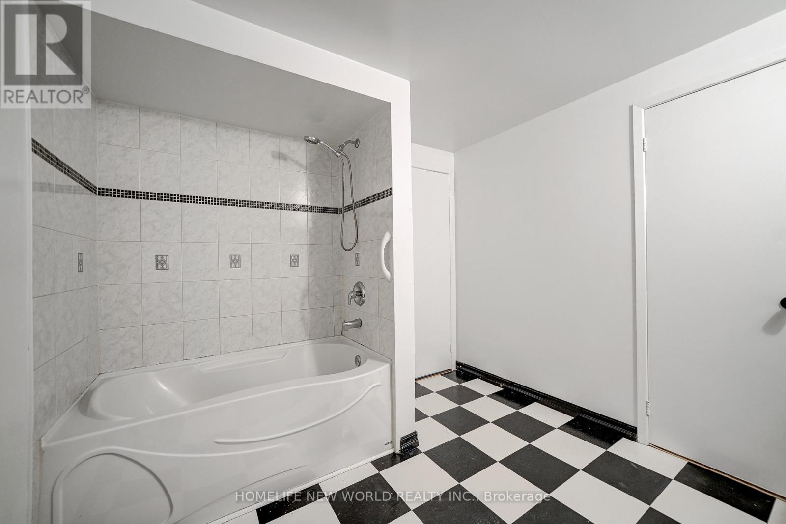 1St & 2Nd - 31 Spangler Road, Markham, ON - Indoor Photo Showing Other Room