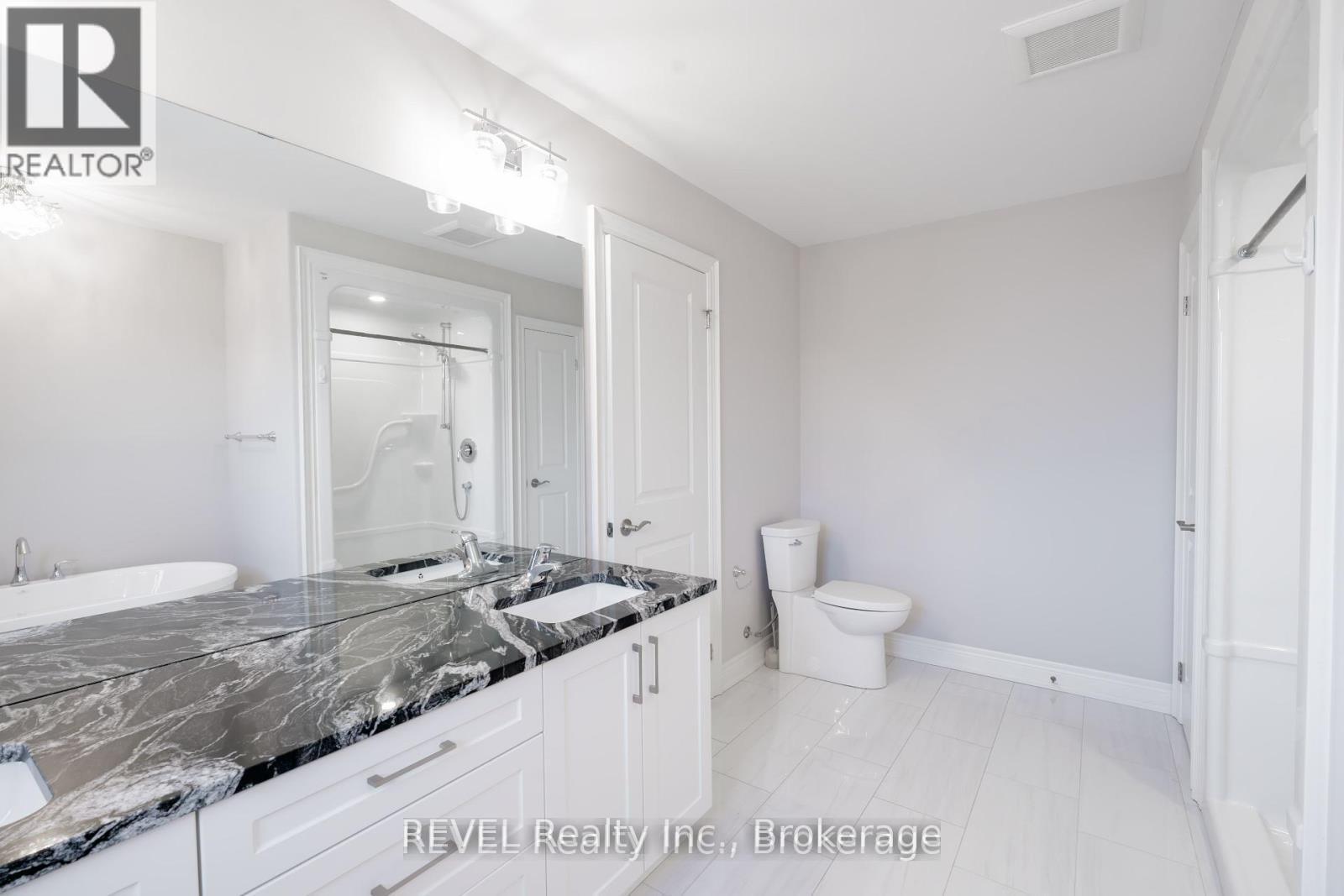 Upper - 202 Viger Drive, Welland (Lincoln/Crowland), ON - Indoor Photo Showing Bathroom