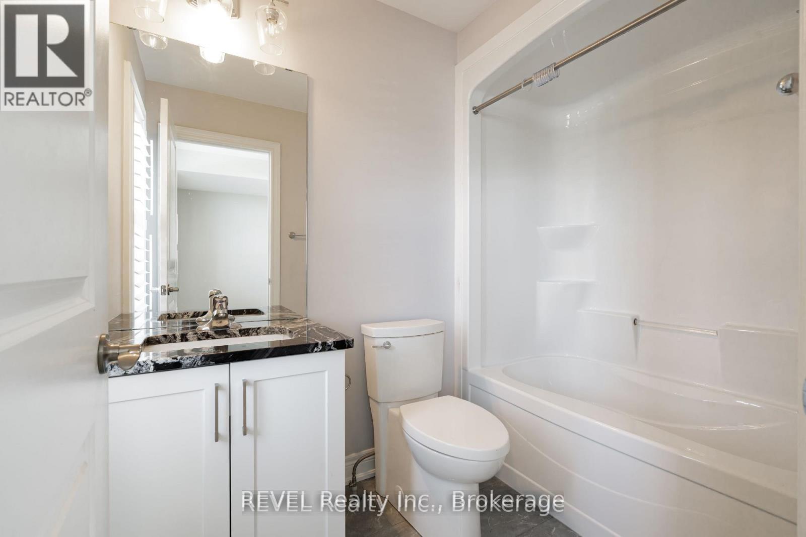 Upper - 202 Viger Drive, Welland (Lincoln/Crowland), ON - Indoor Photo Showing Bathroom