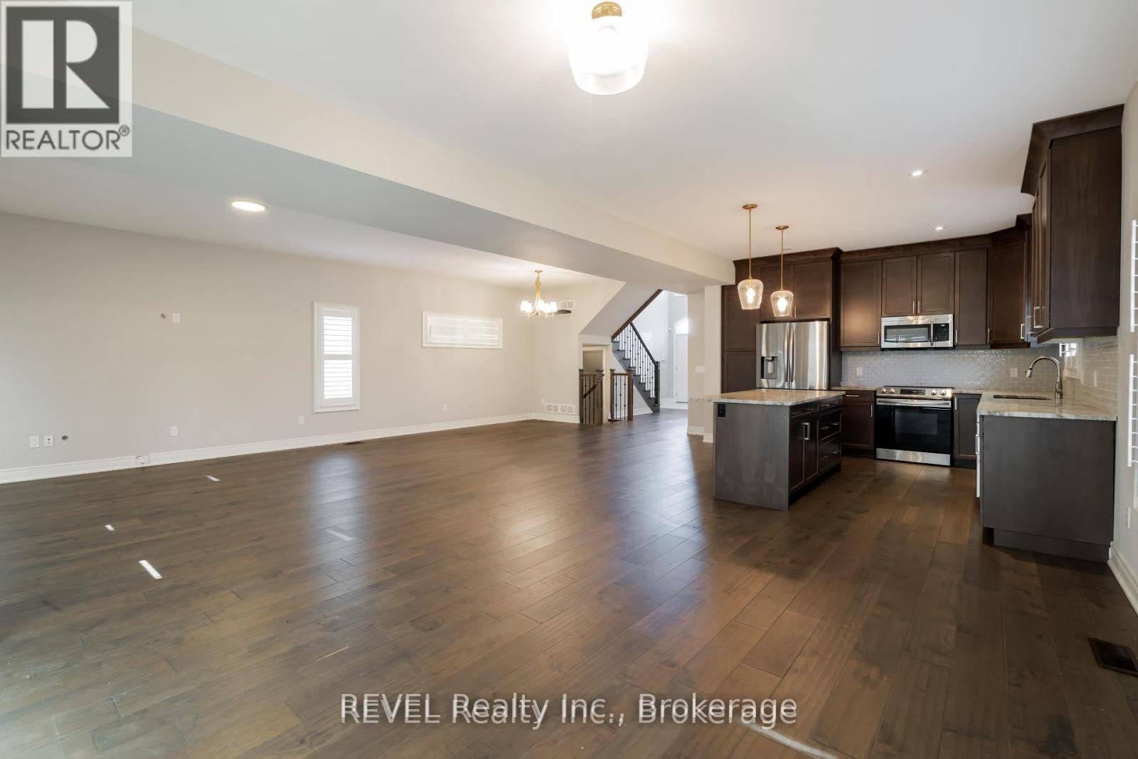 Upper - 202 Viger Drive, Welland (Lincoln/Crowland), ON - Indoor Photo Showing Kitchen With Upgraded Kitchen