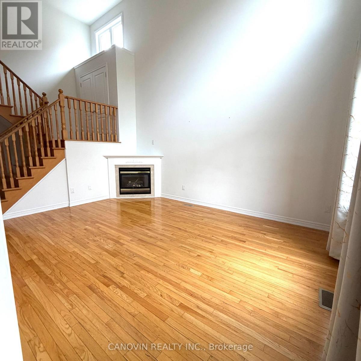 5 - 46 Misty Well Drive, Richmond Hill, ON - Indoor Photo Showing Other Room With Fireplace