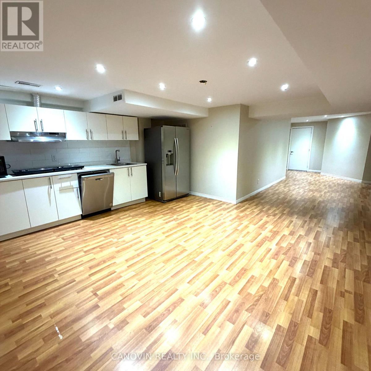 24 - 46 Misty Well Drive, Richmond Hill, ON - Indoor Photo Showing Kitchen
