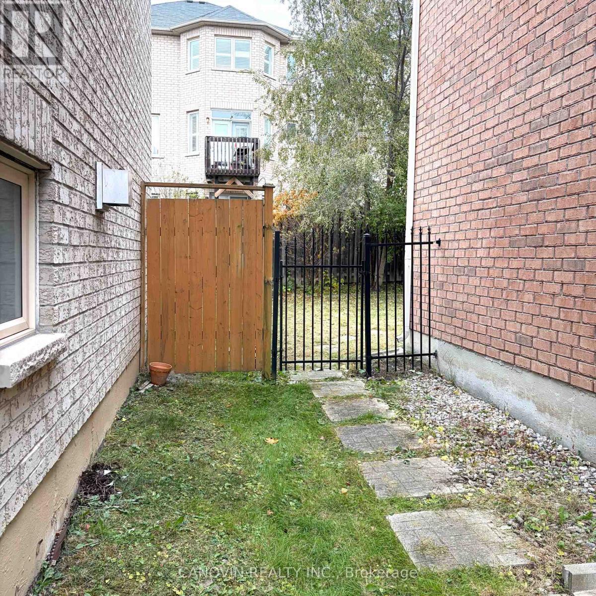 3 - 46 Misty Well Drive, Richmond Hill, ON - Outdoor