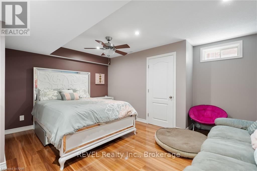6500 St. Michael Avenue, Niagara Falls (Forestview), ON - Indoor Photo Showing Bedroom