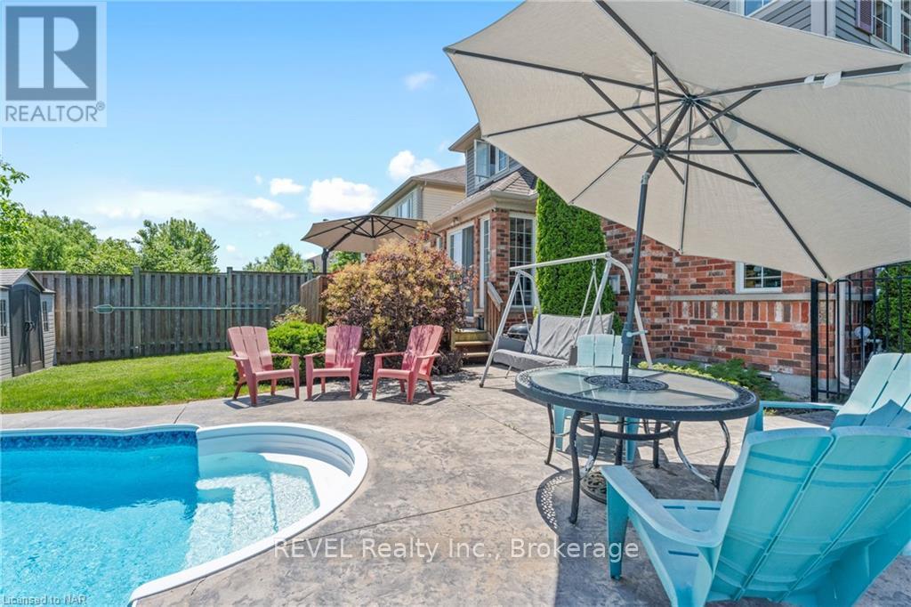 6500 St. Michael Avenue, Niagara Falls (Forestview), ON - Outdoor With In Ground Pool With Deck Patio Veranda