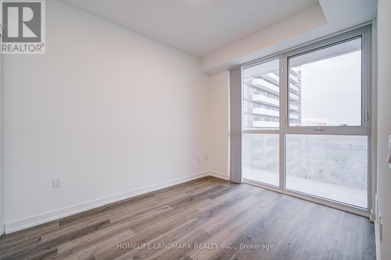 1510 - 8 Interchange Way, Vaughan, ON - Indoor Photo Showing Other Room