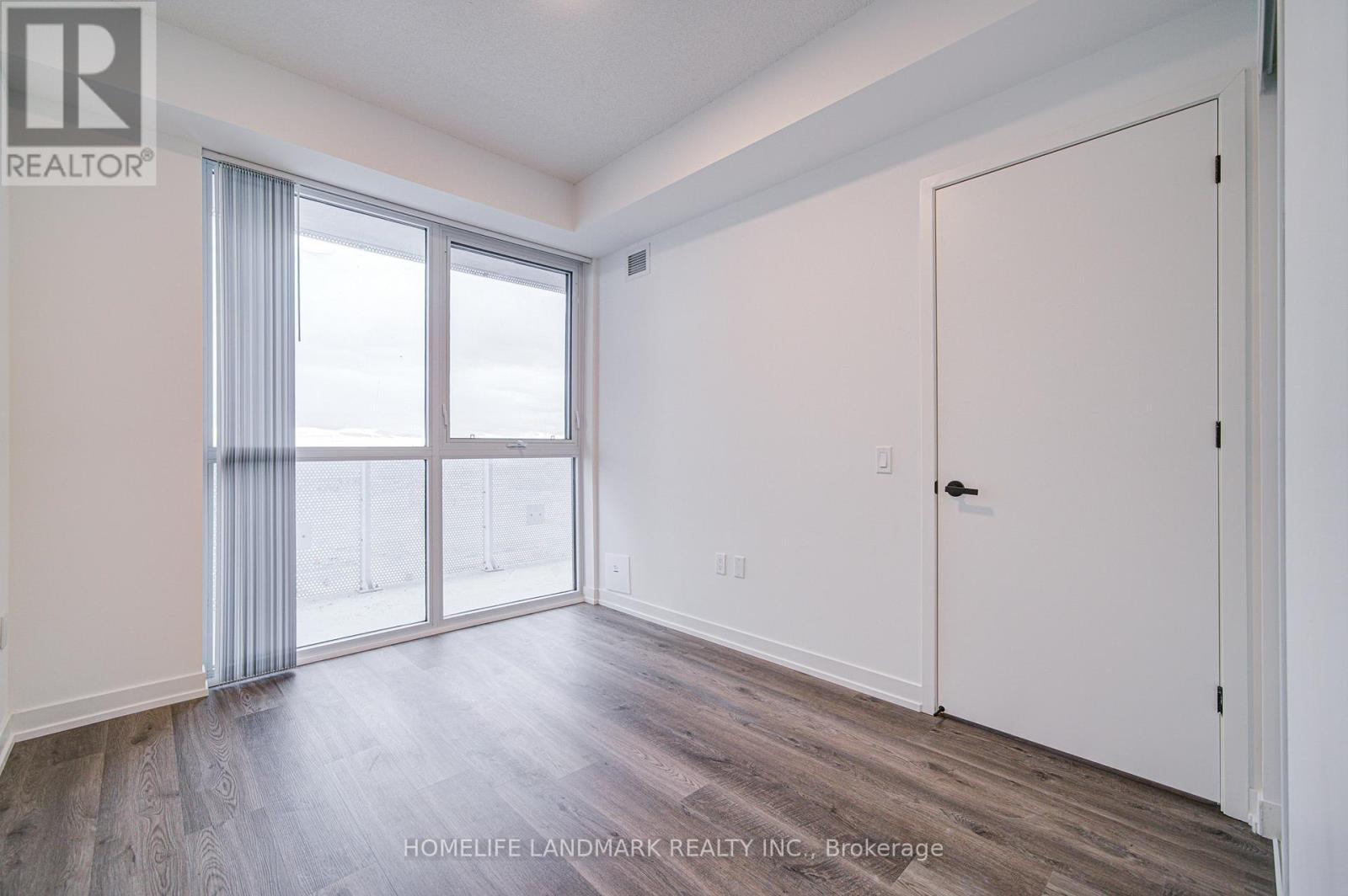 1510 - 8 Interchange Way, Vaughan, ON - Indoor Photo Showing Other Room