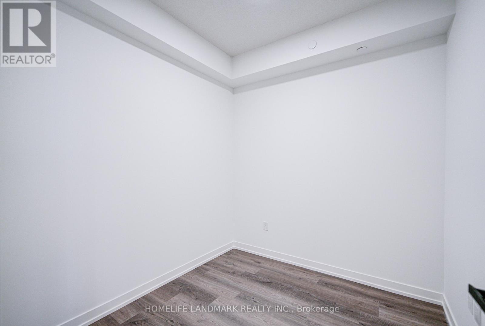 1510 - 8 Interchange Way, Vaughan, ON - Indoor Photo Showing Other Room