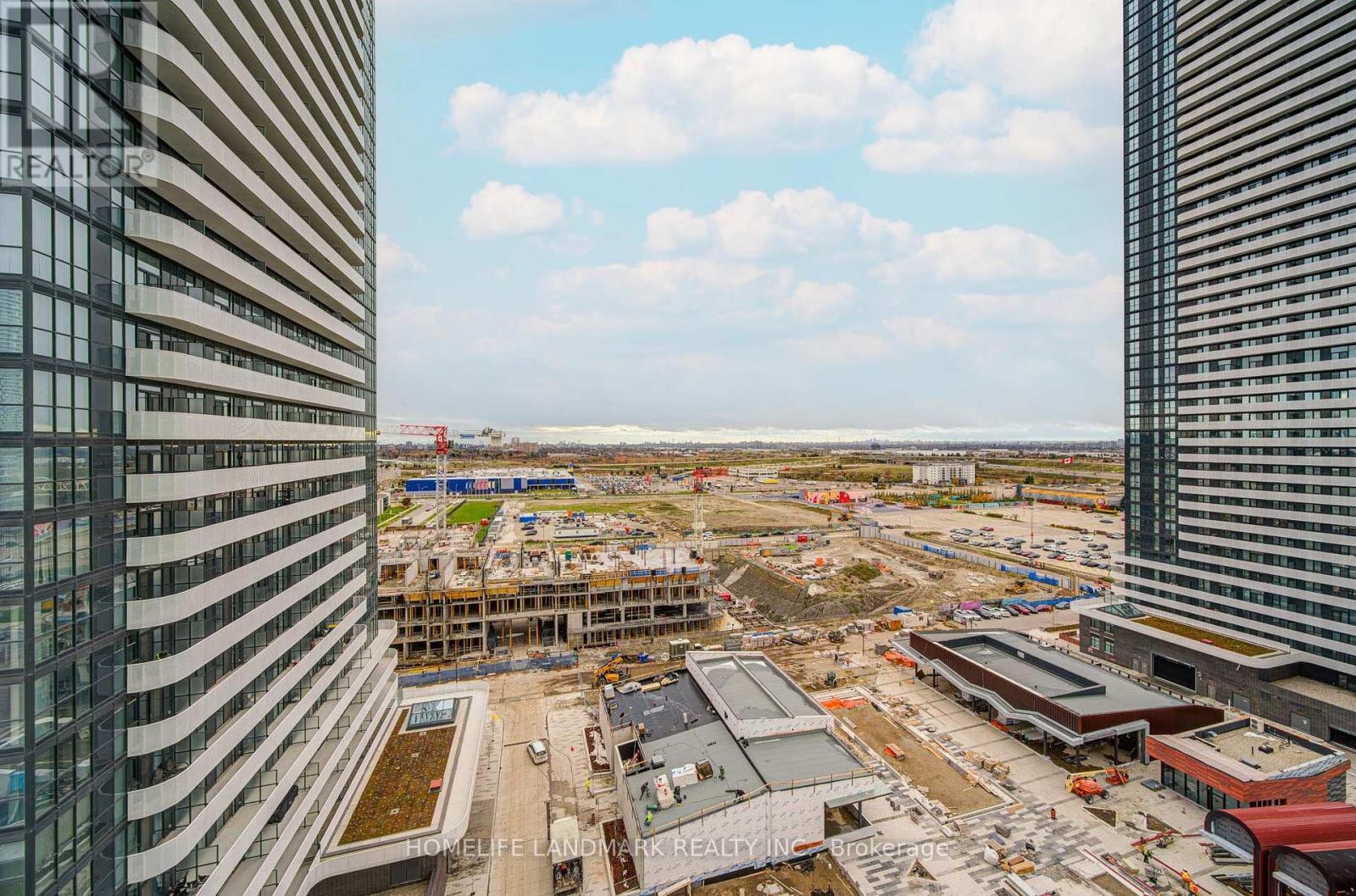 1510 - 8 Interchange Way, Vaughan, ON - Outdoor