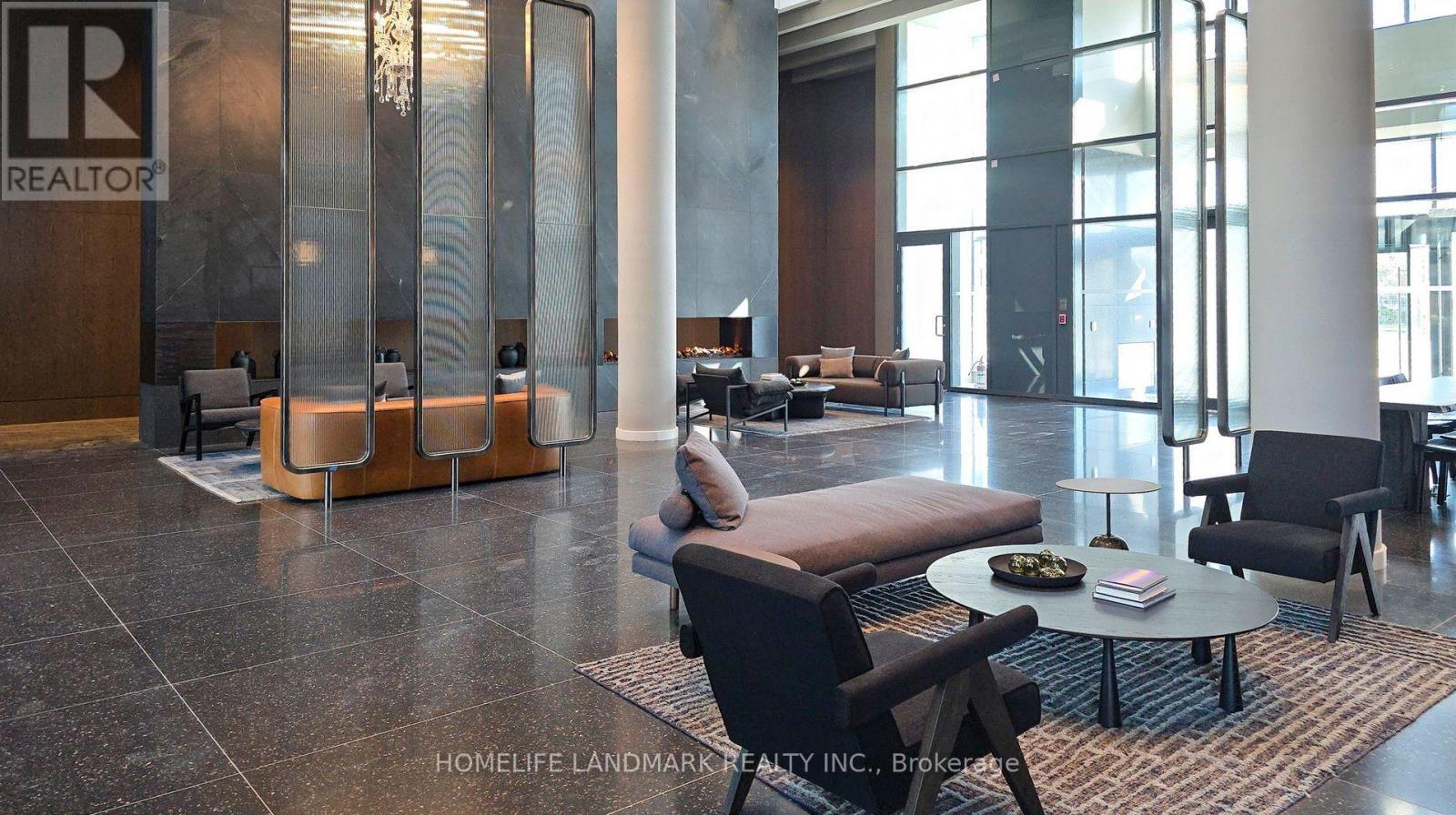 1510 - 8 Interchange Way, Vaughan, ON - Indoor