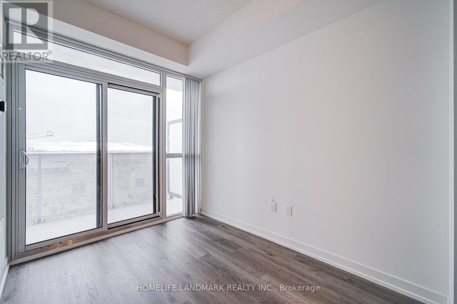 1510 - 8 Interchange Way, Vaughan, ON - Indoor Photo Showing Other Room