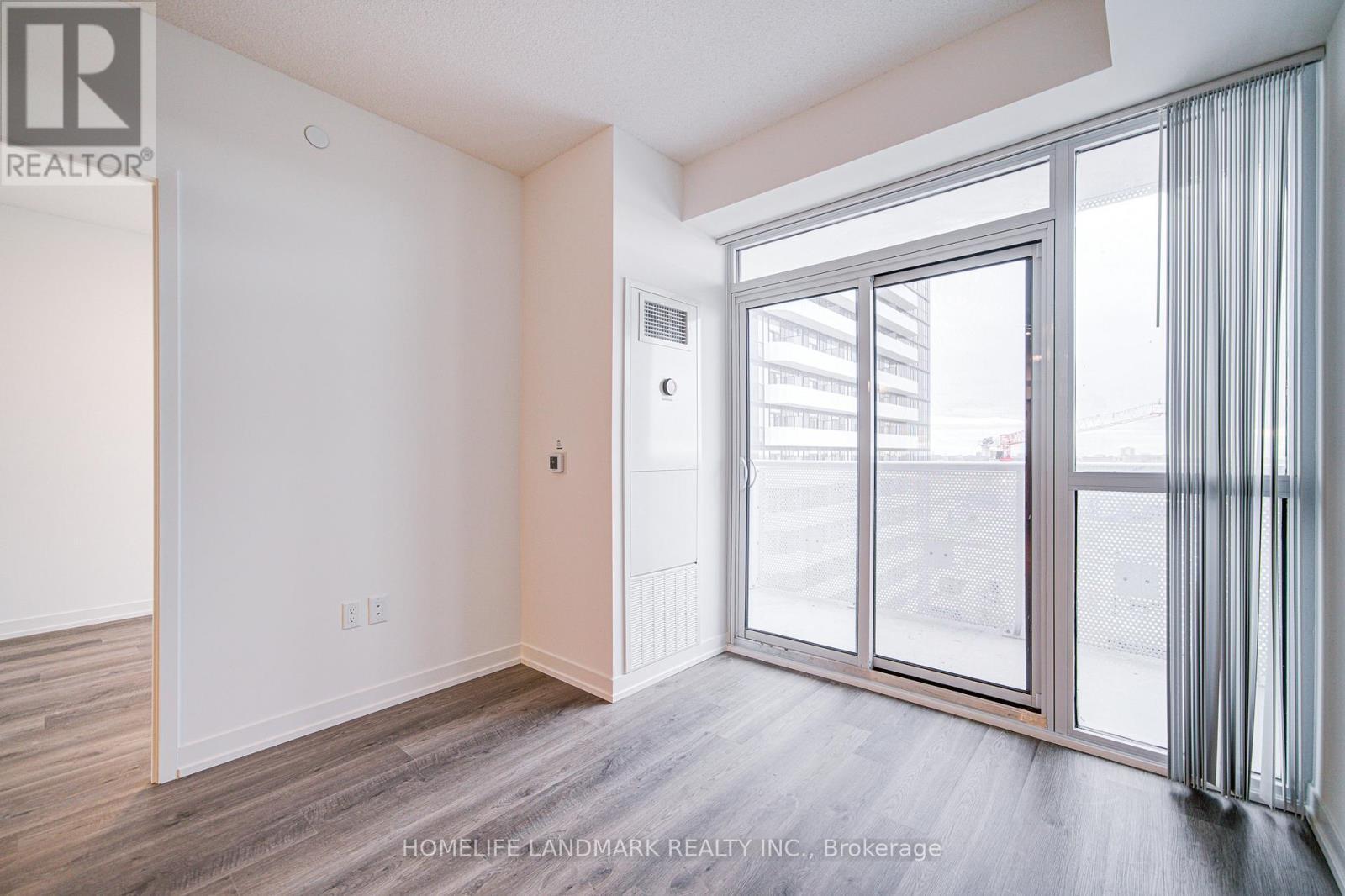 1510 - 8 Interchange Way, Vaughan, ON - Indoor Photo Showing Other Room