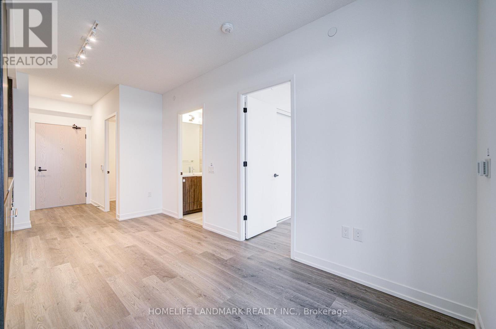 1510 - 8 Interchange Way, Vaughan, ON - Indoor Photo Showing Other Room