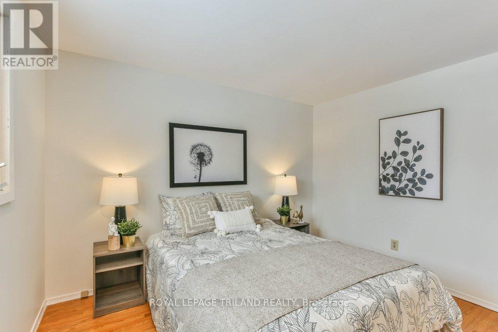 960 Osgoode Drive, London South (South Y), ON - Indoor Photo Showing Bedroom